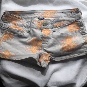 Size 10 American Eagle Stretch Flowered Shorts